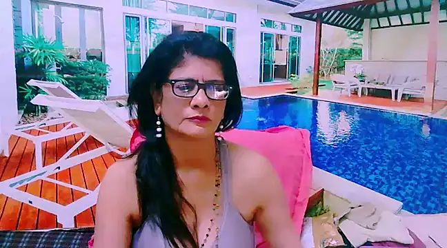 IndianAllure online show from December 30, 5:58 am