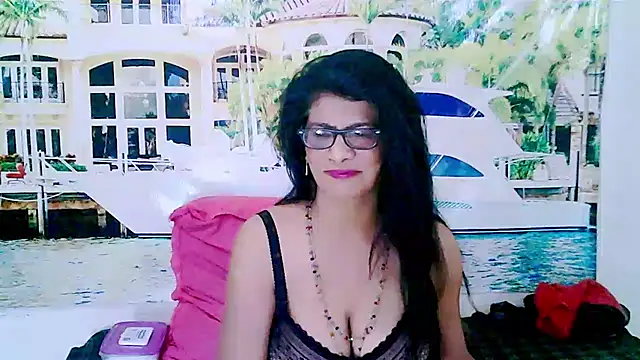 IndianAllure online show from January 16, 11:58 am