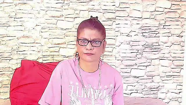 Snapshot of IndianAllure chatting on January 12, 5:45 am IndianAllure online show from January 12, 5:45 am