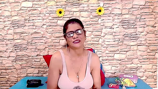 IndianAllure online show from May 16, 5:48 am