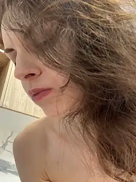 Snapshot of MissAnuta chatting on February 4, 5:53 am MissAnuta online show from February 4, 5:53 am