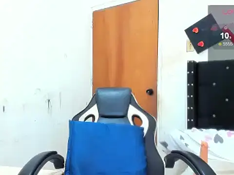 Snapshot of ebonnylatinx chatting on February 8, 7:59 pm ebonnylatinx online show from February 8, 7:59 pm