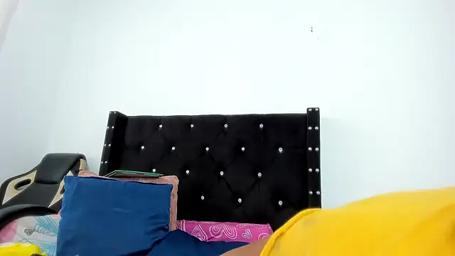 Snapshot of ebonnylatinx chatting on October 21, 9:59 pm ebonnylatinx online show from October 21, 9:59 pm