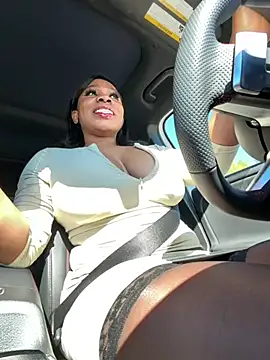 Snapshot of Belle___ chatting on March 28, 3:00 pm Belle online show from March 28, 3:00 pm