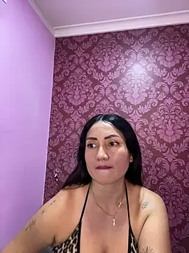juliana diaz online show from April 24, 11:18 pm