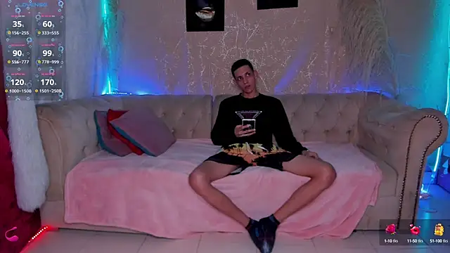 Snapshot of Shyfantasies chatting on October 15, 2:44 am Shyfantasies online show from October 15, 2:44 am