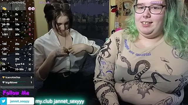 Snapshot of JannetPie chatting on March 7, 12:24 pm JannetPie online show from March 7, 12:24 pm