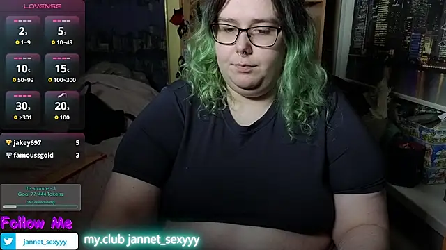 Snapshot of JannetPie chatting on March 20, 1:32 am JannetPie online show from March 20, 1:32 am