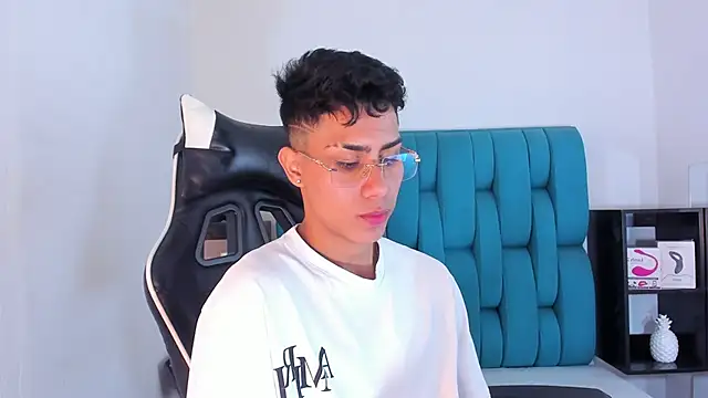 AlanNaughty online show from February 9, 4:36 am