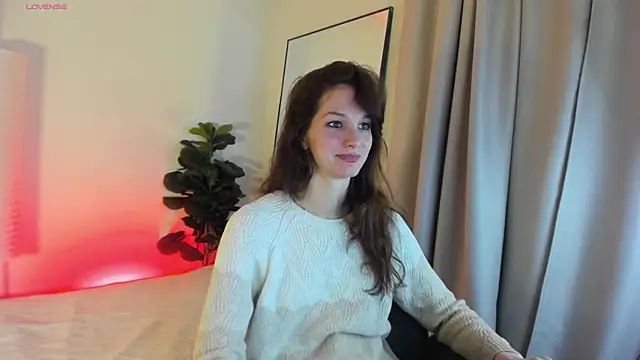 Snapshot of MirandaGlow chatting on March 20, 5:45 am MirandaGlow online show from March 20, 5:45 am