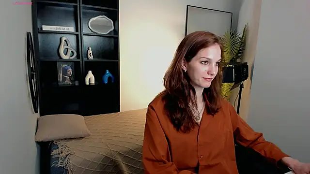 MirandaGlow online show from May 3, 5:46 am