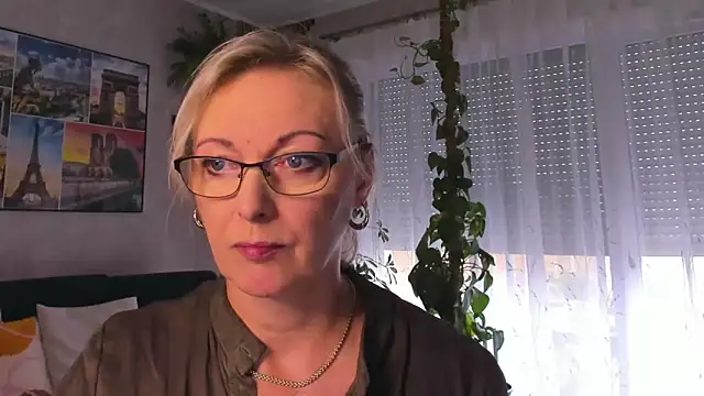 vanessa chat online show from September 30, 1:27 pm