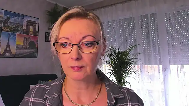 vanessa chat online show from October 23, 1:21 pm