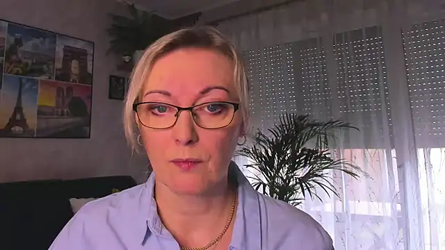 vanessa chat online show from March 25, 2:12 pm