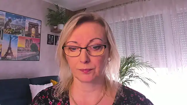 Snapshot of vanessa_chat chatting on April 13, 1:16 pm vanessa chat online show from April 13, 1:16 pm