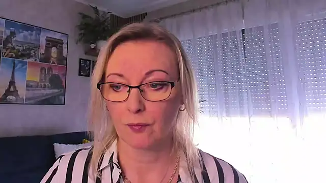 Snapshot of vanessa_chat chatting on April 15, 1:18 pm vanessa chat online show from April 15, 1:18 pm