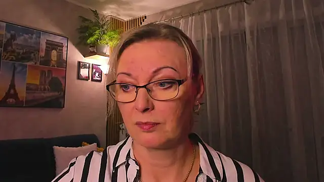 Snapshot of vanessa_chat chatting on April 15, 7:58 pm vanessa chat online show from April 15, 7:58 pm
