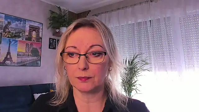 Snapshot of vanessa_chat chatting on April 16, 1:23 pm vanessa chat online show from April 16, 1:23 pm