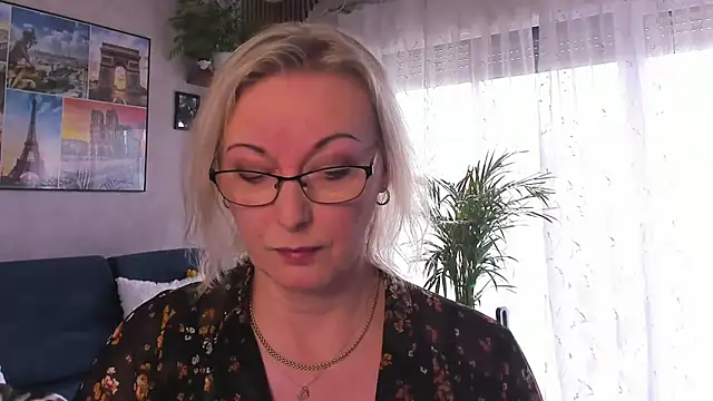 Snapshot of vanessa_chat chatting on April 19, 1:21 pm vanessa chat online show from April 19, 1:21 pm
