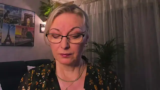 Snapshot of vanessa_chat chatting on April 19, 6:10 pm vanessa chat online show from April 19, 6:10 pm