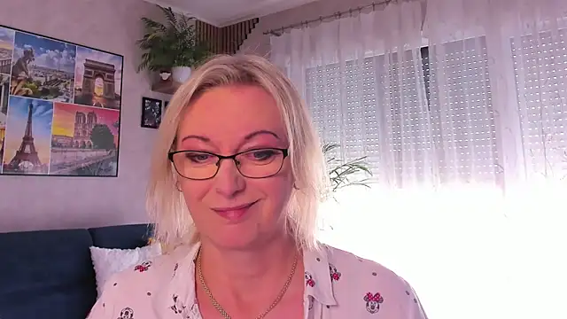 Snapshot of vanessa_chat chatting on April 30, 1:28 pm vanessa chat online show from April 30, 1:28 pm