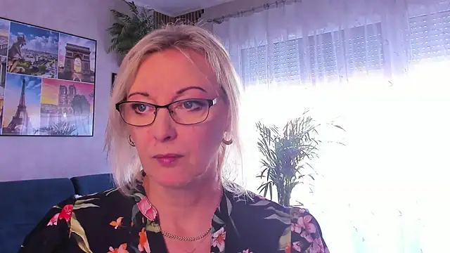 Snapshot of vanessa_chat chatting on May 3, 1:28 pm vanessa chat online show from May 3, 1:28 pm