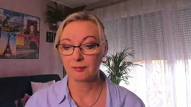 Snapshot of vanessa_chat chatting on May 6, 1:27 pm vanessa chat online show from May 6, 1:27 pm