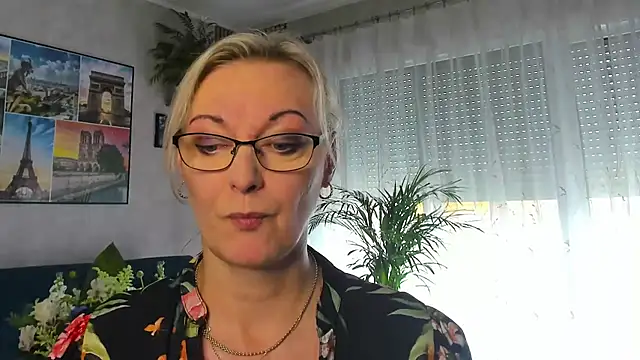 Snapshot of vanessa_chat chatting on May 7, 1:16 pm vanessa chat online show from May 7, 1:16 pm