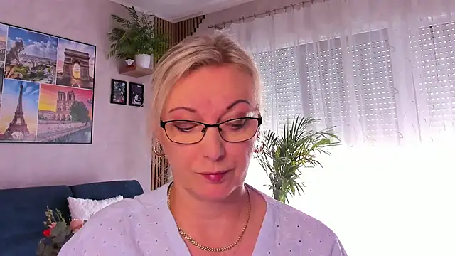 Snapshot of vanessa_chat chatting on May 11, 1:17 pm vanessa chat online show from May 11, 1:17 pm