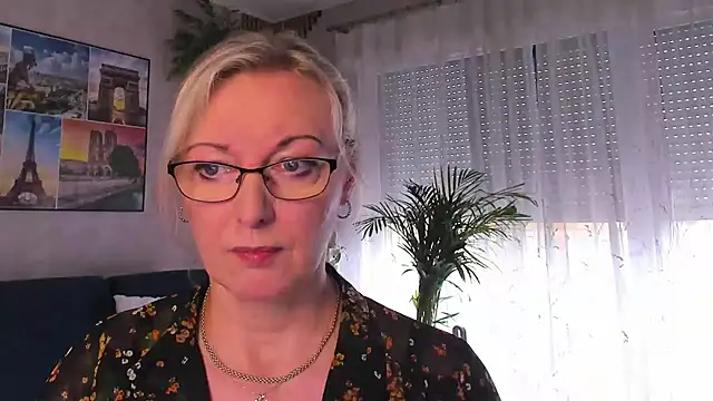 Snapshot of vanessa_chat chatting on May 18, 2:56 pm vanessa chat online show from May 18, 2:56 pm