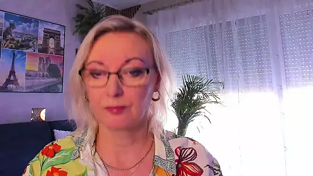 Snapshot of vanessa_chat chatting on May 19, 1:28 pm vanessa chat online show from May 19, 1:28 pm