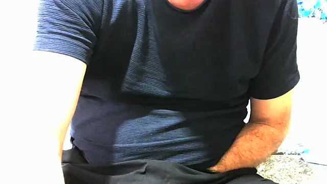 Snapshot of 35tibet35 chatting on February 8, 10:51 am 35tibet35 online show from February 8, 10:51 am