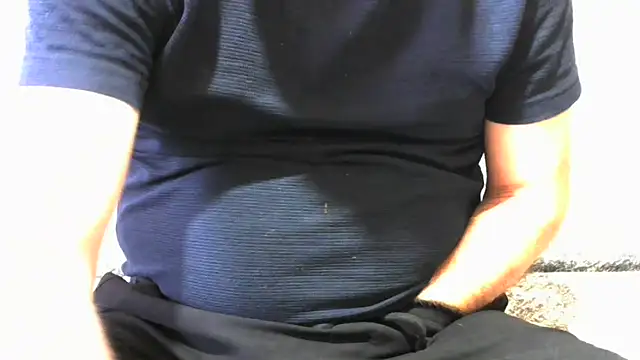 Snapshot of 35tibet35 chatting on February 28, 1:34 pm 35tibet35 online show from February 28, 1:34 pm