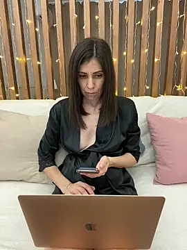 Snapshot of HotyWinter chatting on February 19, 1:17 pm HotyWinter online show from February 19, 1:17 pm