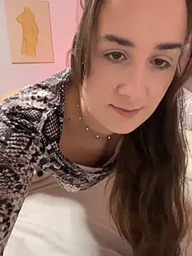 EllaMae online show from December 19, 10:21 pm