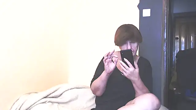 Snapshot of MioritaHard chatting on September 23, 10:18 am MioritaHard online show from September 23, 10:18 am