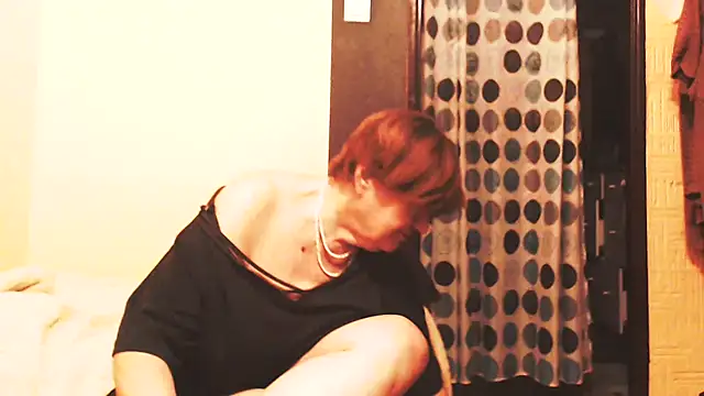 Snapshot of MioritaHard chatting on October 14, 10:32 pm MioritaHard online show from October 14, 10:32 pm