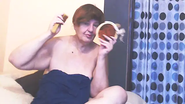 Snapshot of MioritaHard chatting on October 25, 11:29 am MioritaHard online show from October 25, 11:29 am