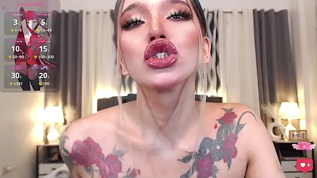 Evalyn Shemale online show from March 11, 1:33 am