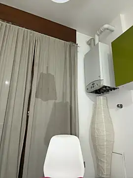 Snapshot of x_elena_x chatting on October 4, 7:50 am x elena x online show from October 4, 7:50 am