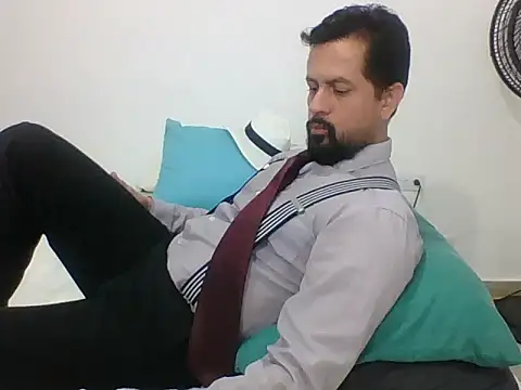 TRIISTAN KING10 online show from December 3, 8:06 pm