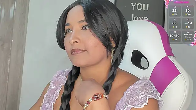 paola ih online show from December 17, 2:22 pm