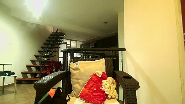 Snapshot of emmaherby chatting on December 20, 10:22 pm emmaherby online show from December 20, 10:22 pm