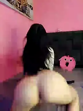 Snapshot of secretgreisy_ chatting on December 18, 7:36 am secretgreisy online show from December 18, 7:36 am