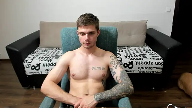 maks wolfis online show from December 13, 8:47 pm