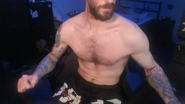 Snapshot of SexxxyLouis chatting on September 20, 9:21 am SexxxyLouis online show from September 20, 9:21 am