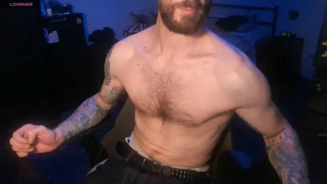 Snapshot of SexxxyLouis chatting on October 4, 7:23 pm SexxxyLouis online show from October 4, 7:23 pm