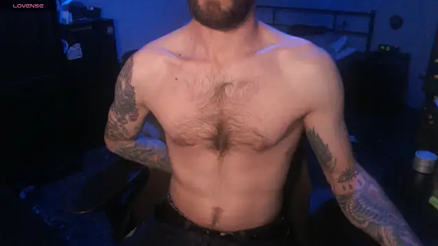 Snapshot of SexxxyLouis chatting on October 14, 8:53 pm SexxxyLouis online show from October 14, 8:53 pm