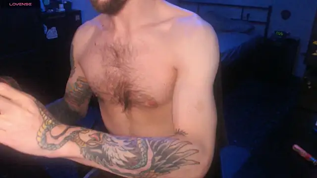 Snapshot of SexxxyLouis chatting on October 25, 10:23 am SexxxyLouis online show from October 25, 10:23 am