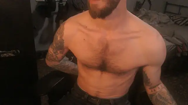 SexxxyLouis online show from April 3, 9:07 am